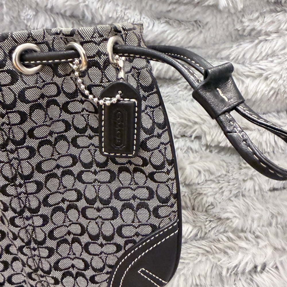 Coach Vintage Mini Signature Bucket Wristlet Rare - Picture 4 of 6